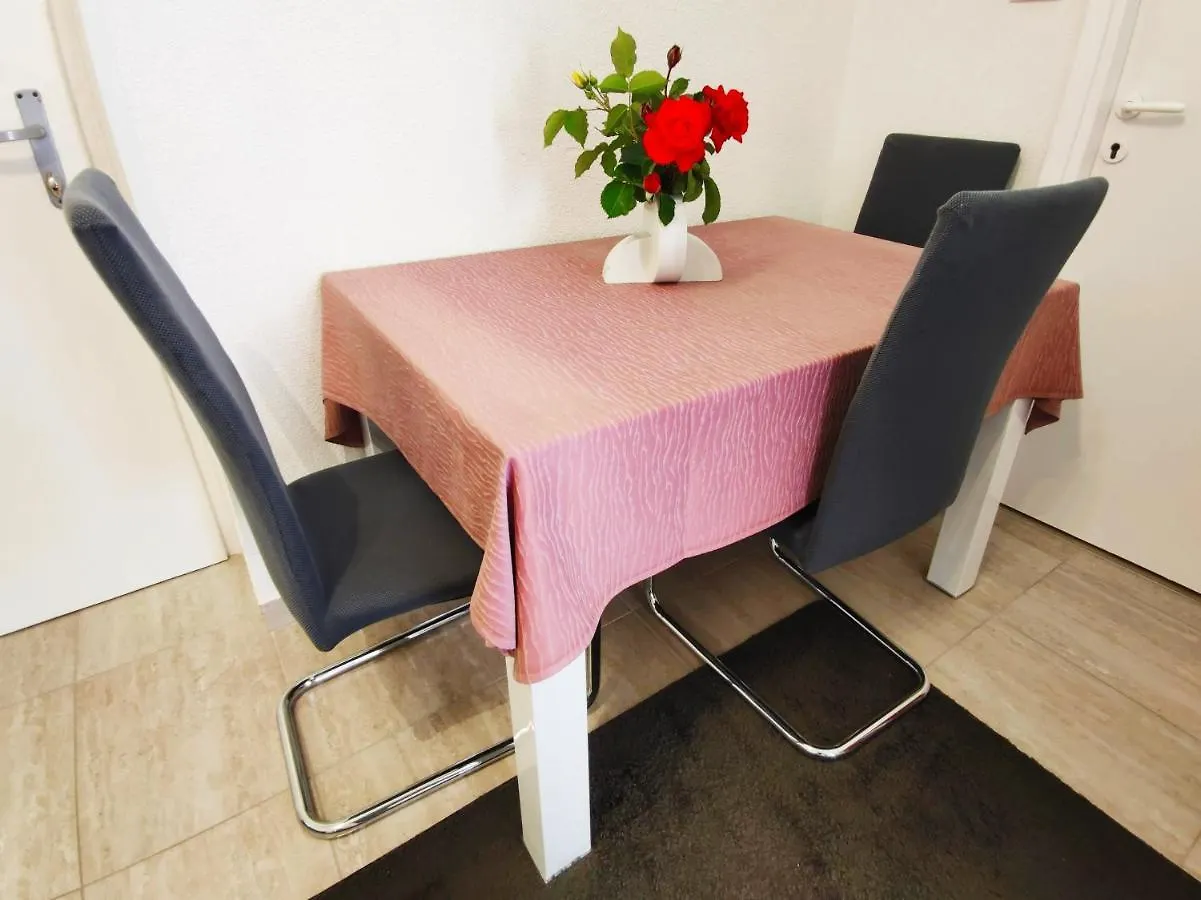 Apartment Leo Umag